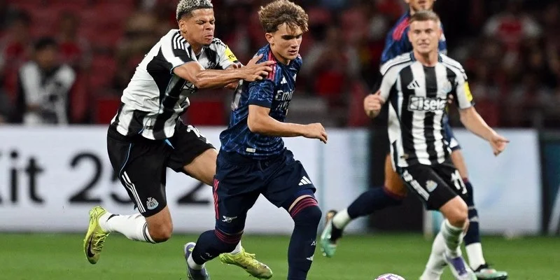 Max Dowman - Thần Đồng Tuổi Teen Sáng Giá Của Arsenal 2 Màn ra mắt ấn tượng của Max Dowman trong trận đấu với Newcastle
